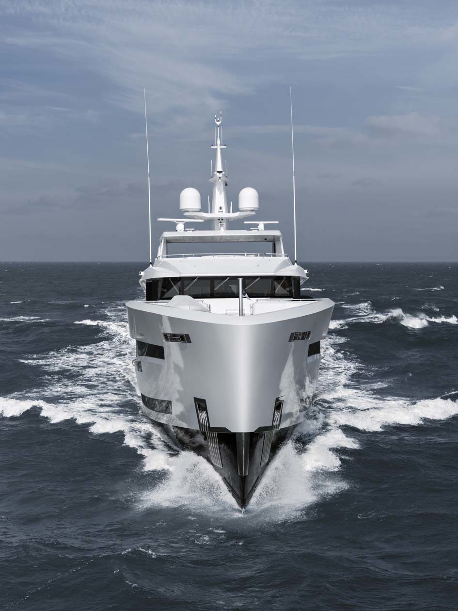 Santosha, Georges van Wensveen Copyright © Heesen Yachts 