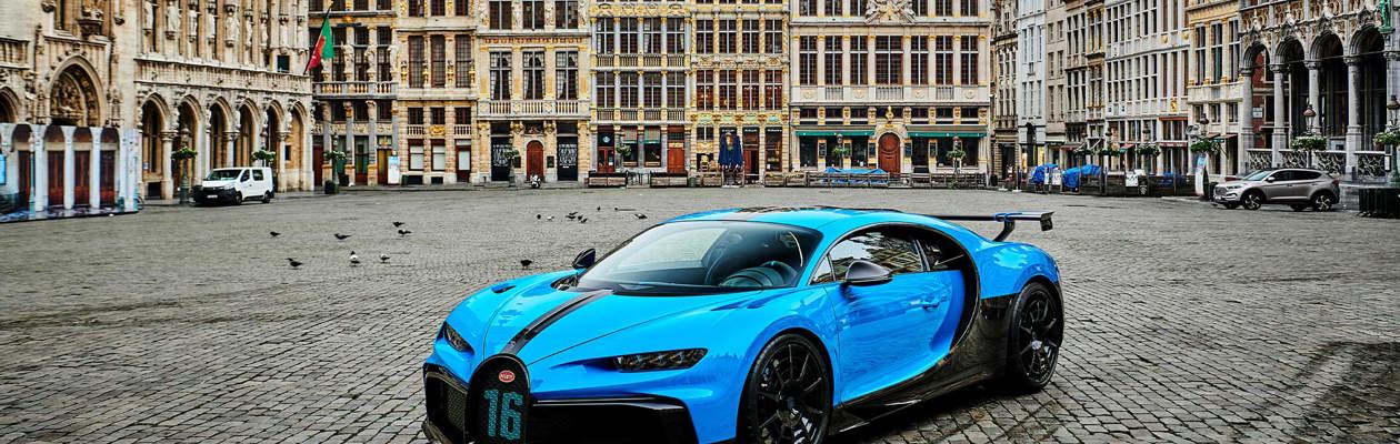 Bugatti: the Chiron Pur Sport in the European capital