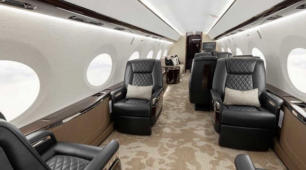 The first outfitted Gulfstream G800 takes flight