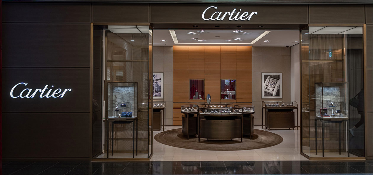 Boutique Cartier all'aeroporto di Tokyo Foto: Copyright © Sisterscom.com / Depositphotos