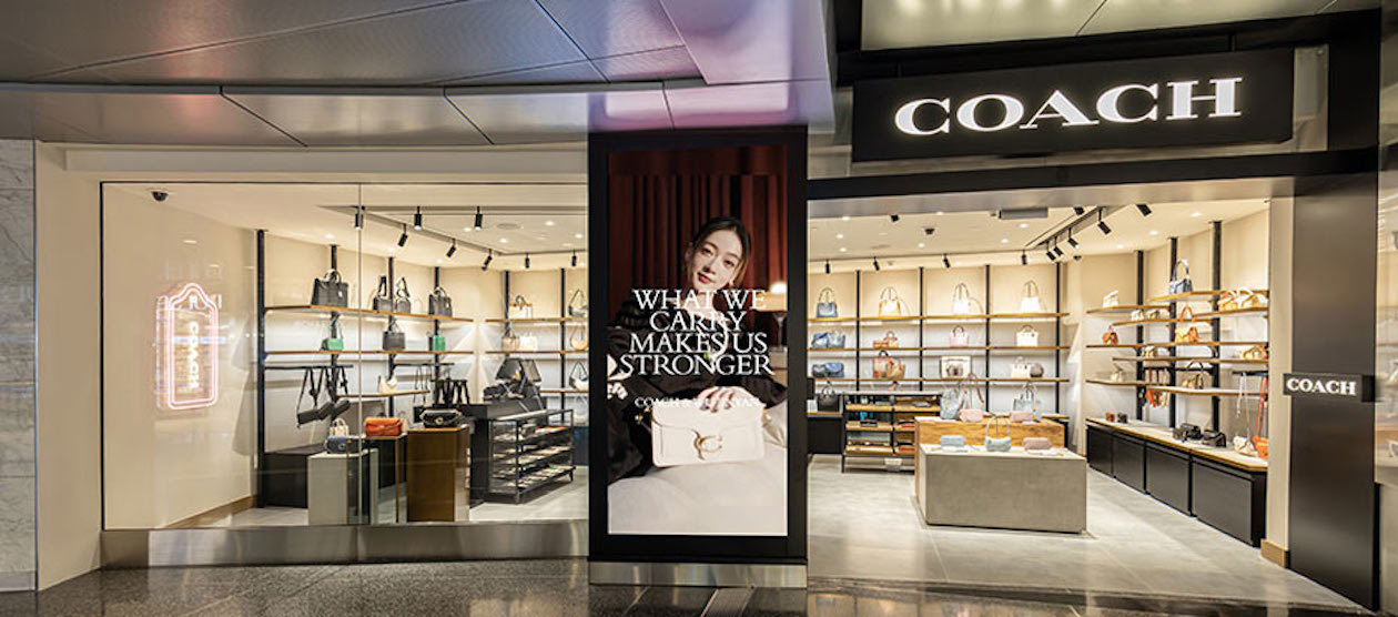 Coach Boutique all'Hamad International Airport di Doha. Foto: Copyright © Qatar Duty Free.