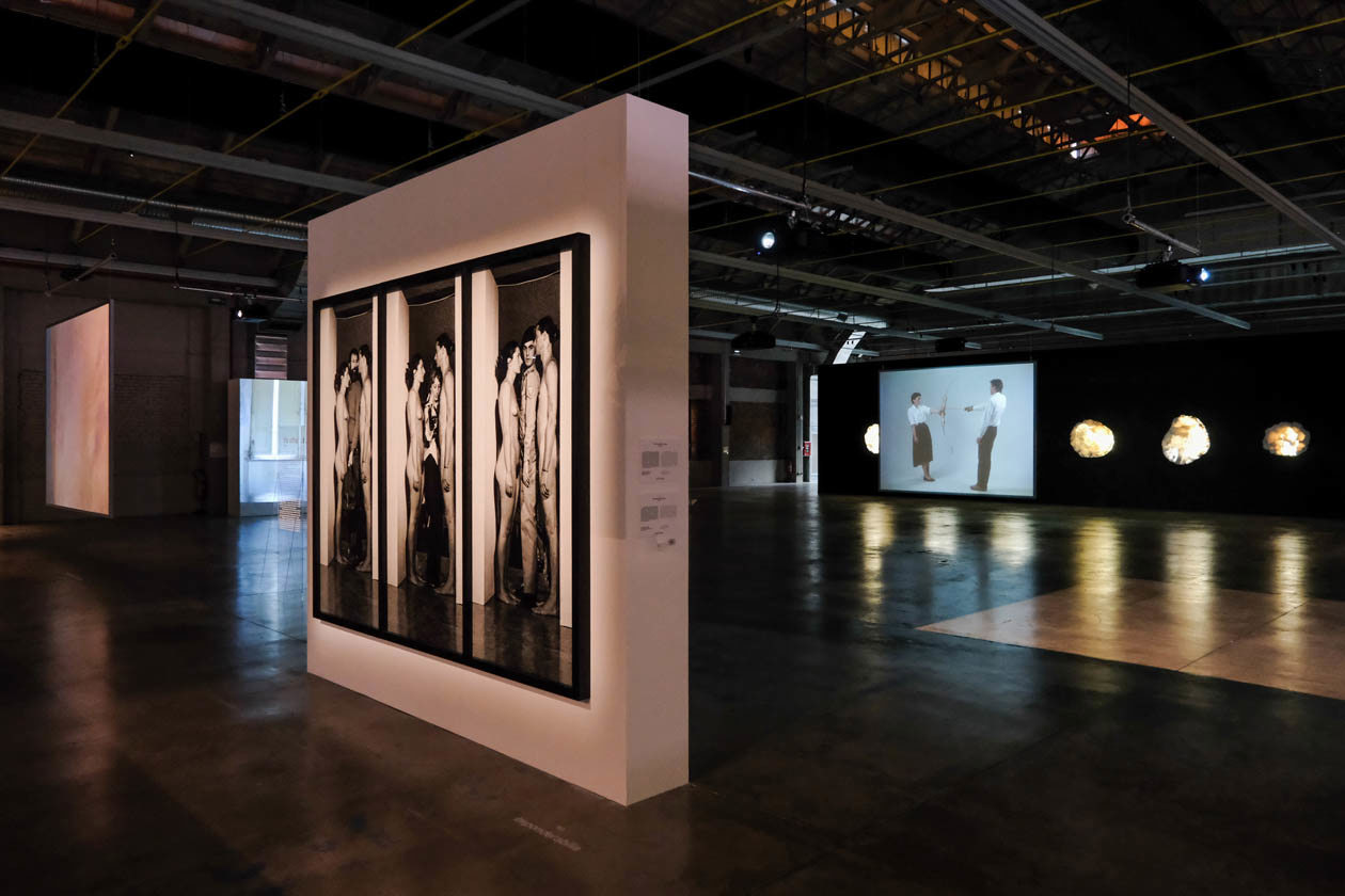 Marina Abramović, “between breath and fire”, veduta della mostra presso gres art 671, Bergamo. Foto Copyright © Paolo Biava