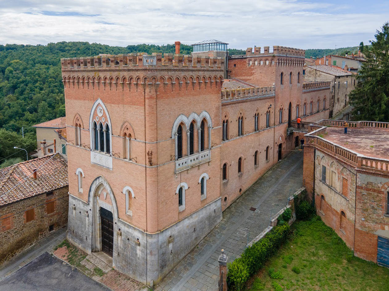 Sinalunga (SI), Castello di Farnetella. Foto Foto Copyright © Panzera - Fondo per l’Ambiente Italiano