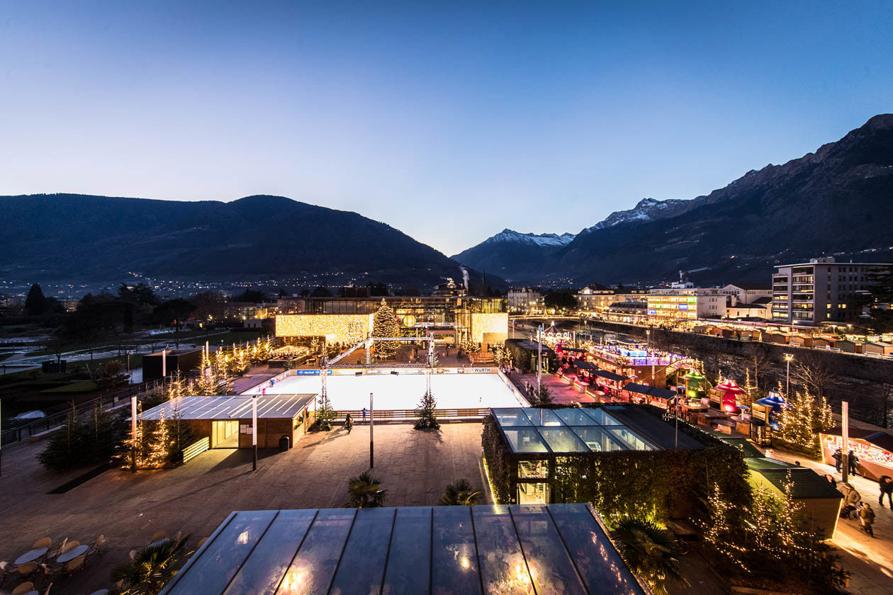 Piazza Terme a Merano Copyright © AlexFilz - Ufficio stampa Azienda di Soggiorno di Merano 