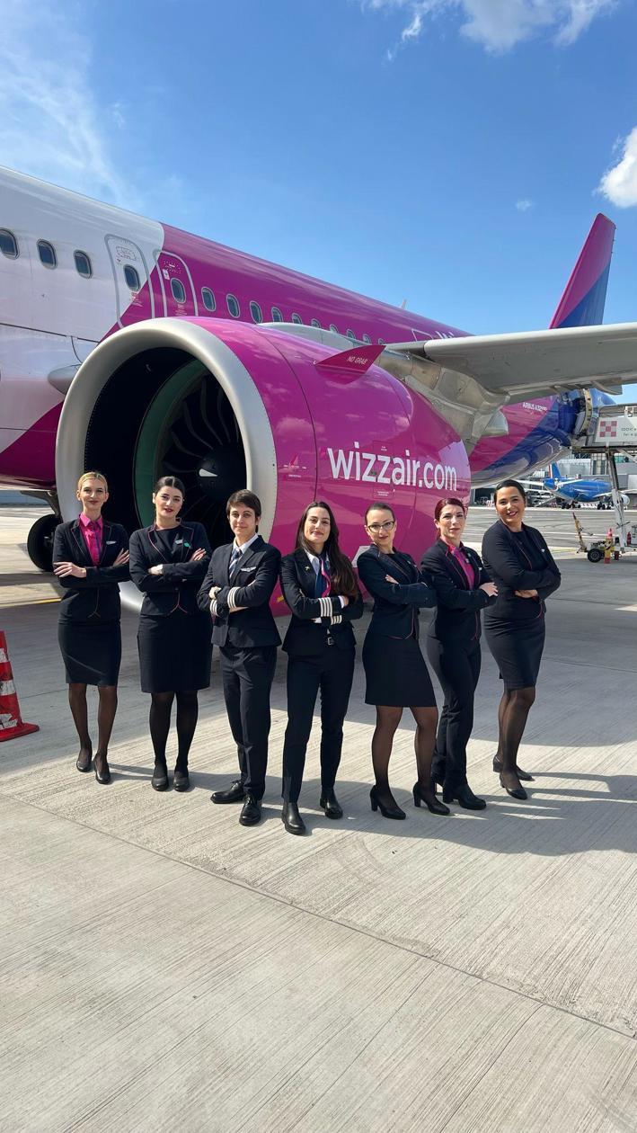 Equipaggio femminile di Wizz Air Foto © Ufficio Stampa Wizz Air