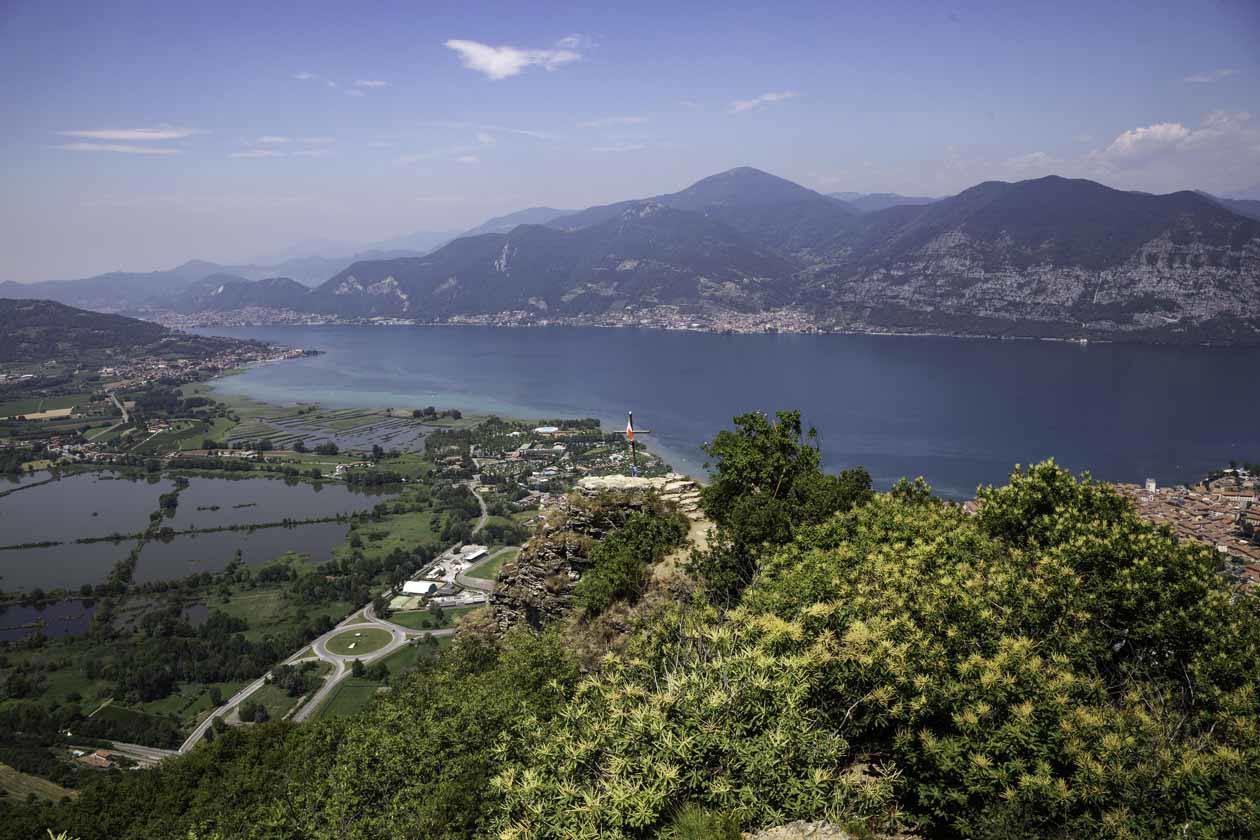 Vista Lago Iseo dal passaggio sul Corno del Creelì, ph Alessio Guitti.