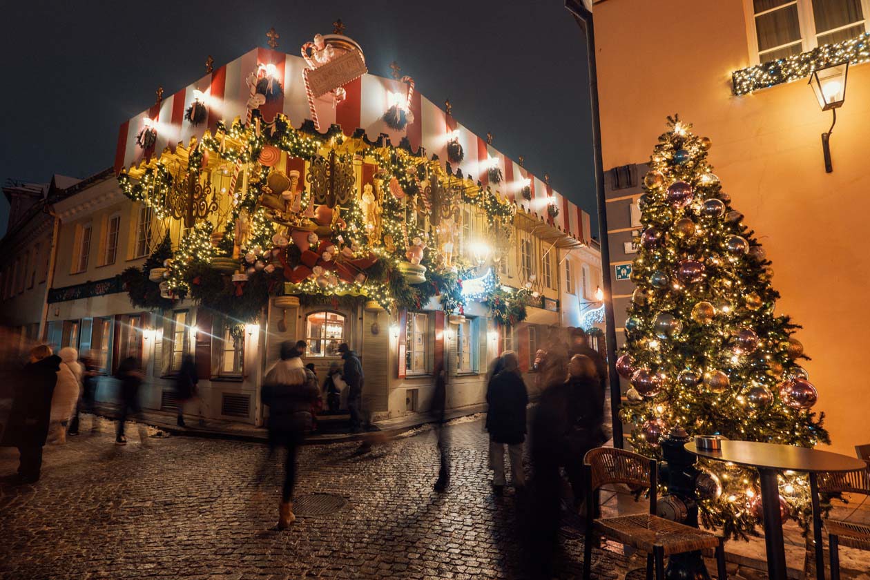 Go Vilnius Christmas City People Decorations AHOY 2023