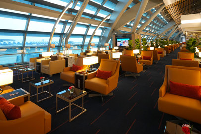 New Emirates lounge at Bangkok Airport