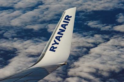 Ryanair's emission reduction targets approved