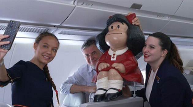 Mafalda flies to Madrid on board an Iberia plane