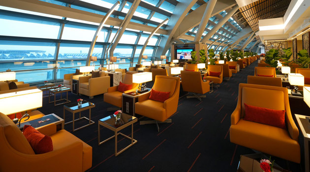 New Emirates lounge at Bangkok Airport