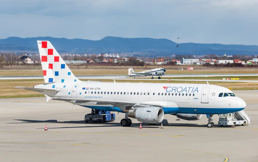 Fly With Croatia Airlines Avion Tourism