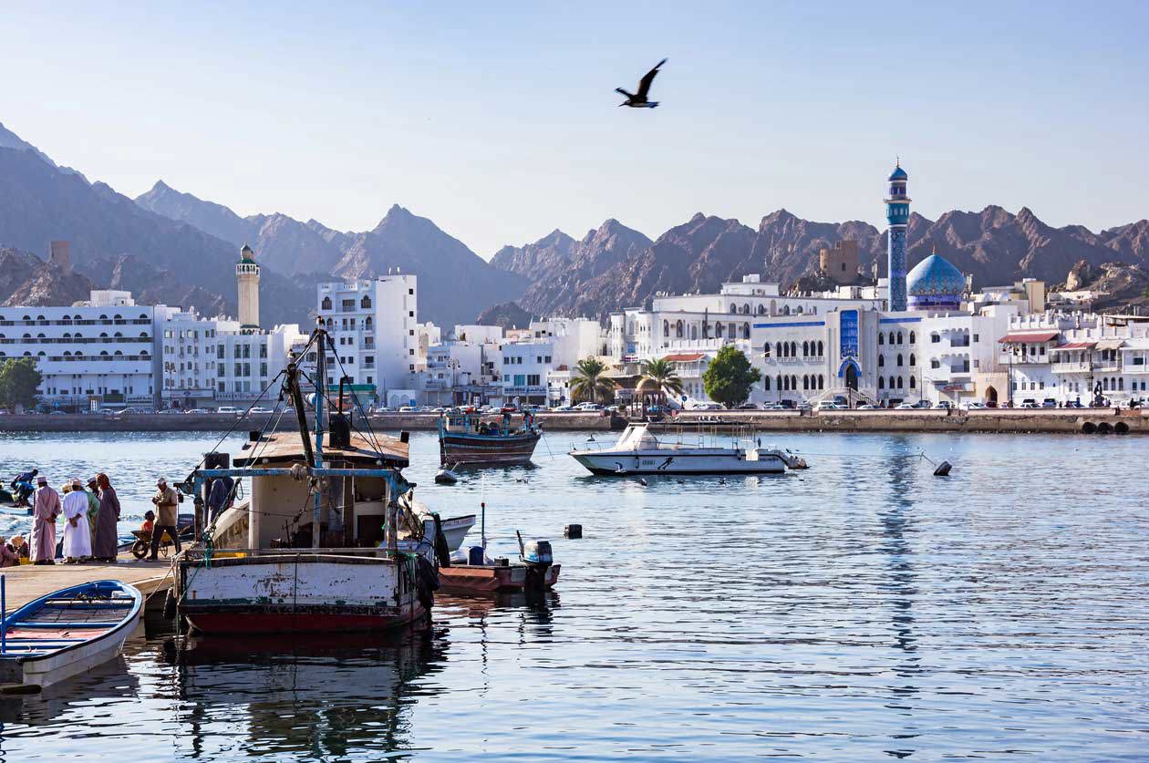 Pesca per il Mercato del Pesce di Mutrah, Muscat, Oman Copyright © Sisterscom.com / Depositphotos