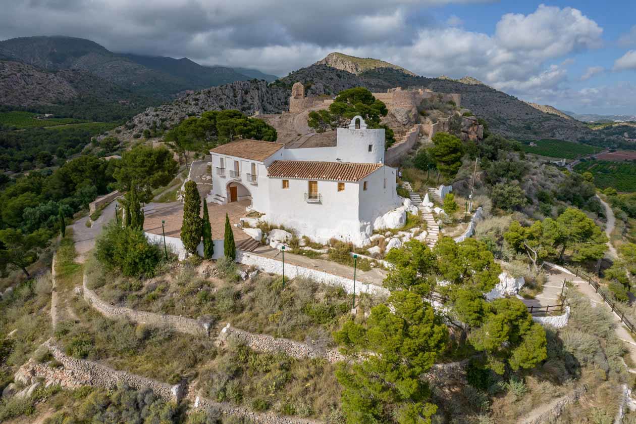 Ermita Magdalena y Castell Vell. Foto ad esclusivo uso editoriale: Copyright © Castelló Turismo