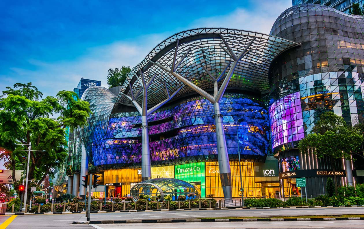 Orchard Road, Singapore Copyright © Sisterscom.com / Depositphotos