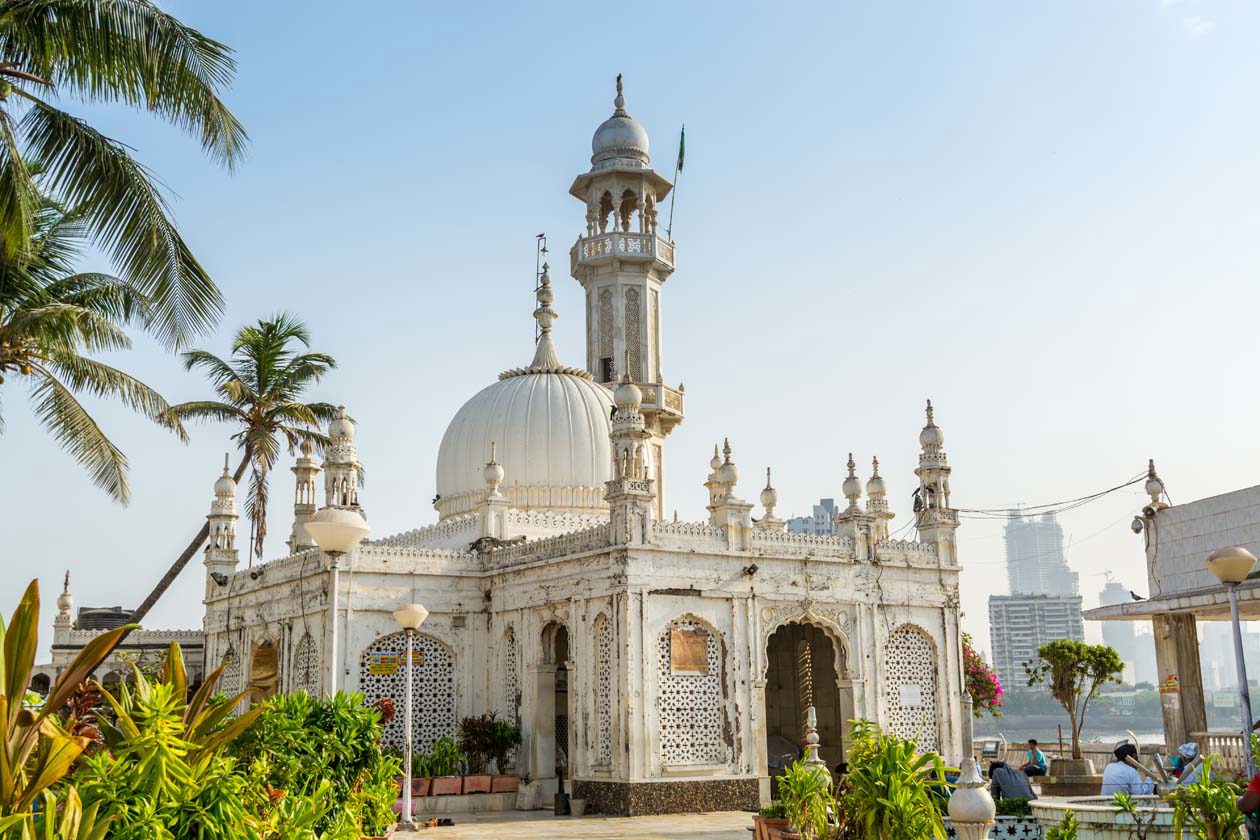 Moschea Haji Ali Dargah Copyright © Sisterscom.com / Depositphotos