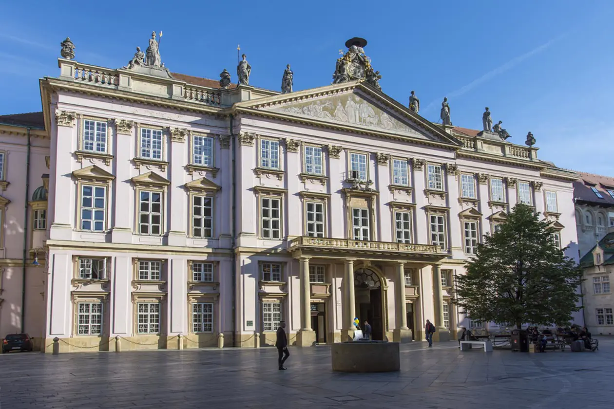 Primate's Palace of Bratislava. Photo: Sisiterscom.com, Shutterstock