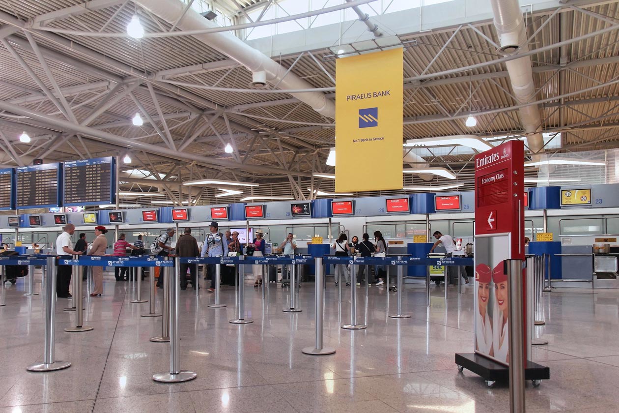 Aeroporto di Atene. Foto per esclusivo uso editoriale: Copyright © sisterscom.com / Depositphotos