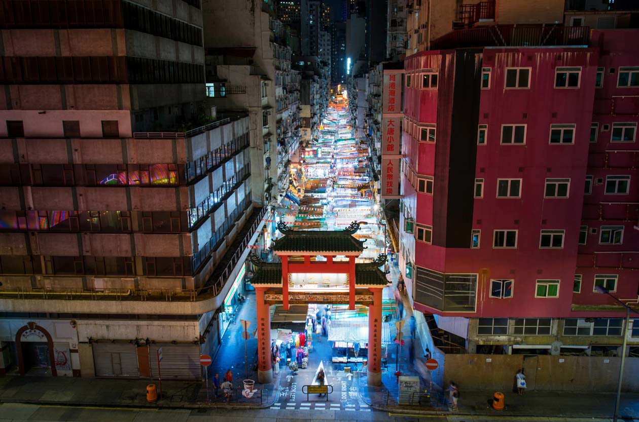 Temple Street Night Market, Hong Kong Copyright © Sisterscom.com / Depositphotos