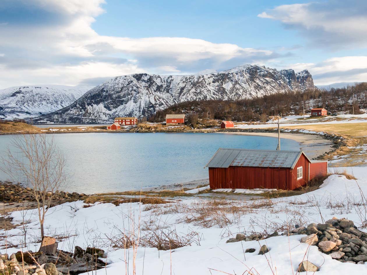 Elgsnes e Andfjord a Harstad, Norvegia Copyright © Sisterscom.com / Depositphotos