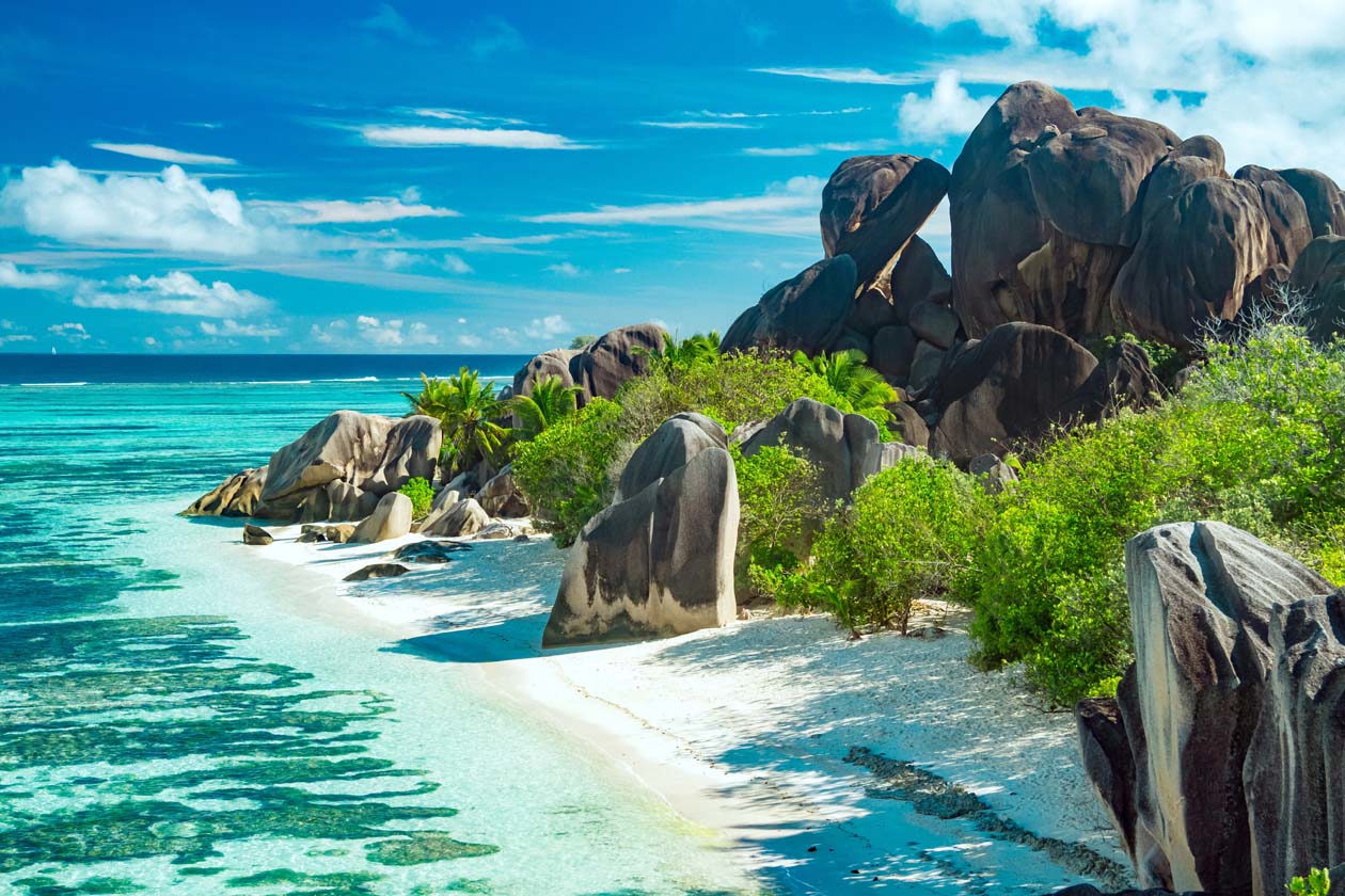 Spiaggia di Anse Source d'Argent, isola di La Digue, Seychelles Copyright © Sisterscom.com / Depositphotos