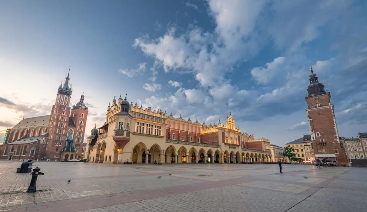 Cracow Photo: Copyright © Sisterscom.com / Shutterstock