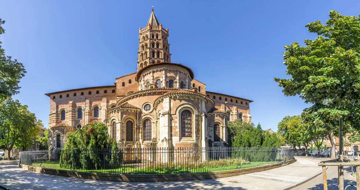 Basilica of Saint Sernin. Copyright © Sisterscom.com / Shutterstock