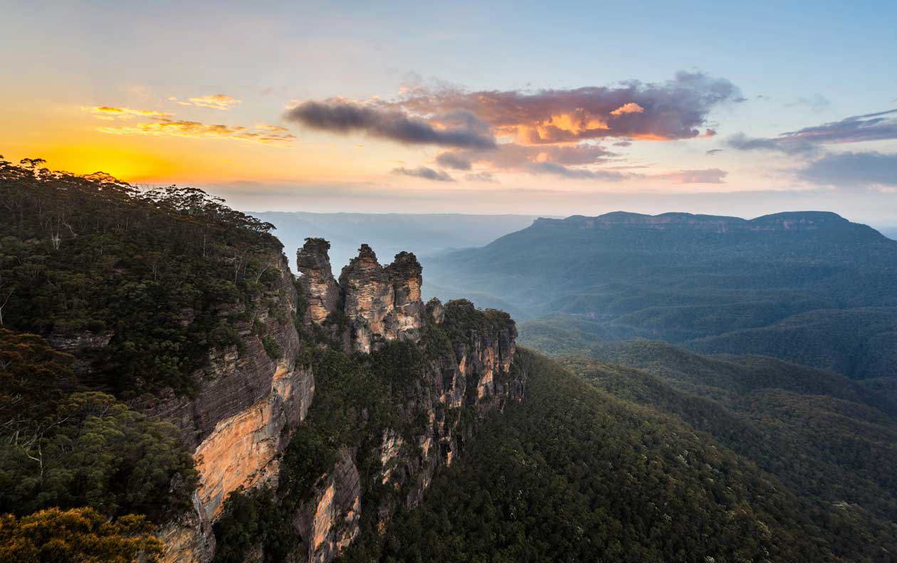 Blue Mountains, Three Sisters Copyright © Sisterscom.com / Depositphotos