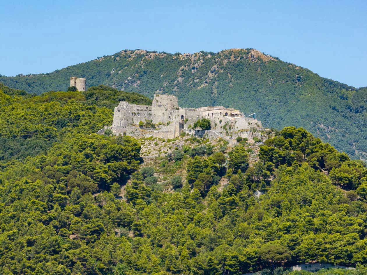 Castello di Arechi, Salerno Foto Copyright © Sisterscom.com / Depositphotos