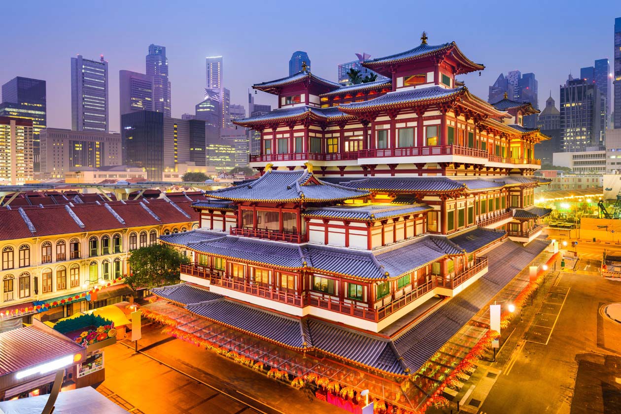 Chinatown, Buddha Tooth Relic Temple, Singapore Copyright © Sisterscom.com / Depositphotos