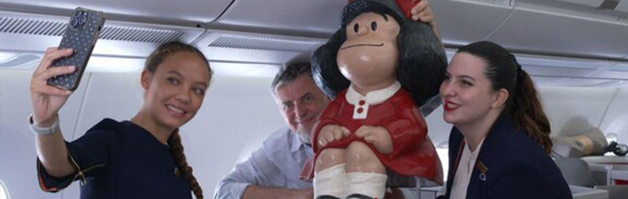 Mafalda flies to Madrid on board an Iberia plane