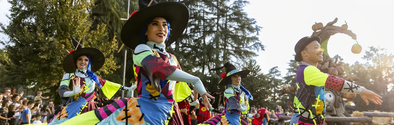 Halloween in amusement parks