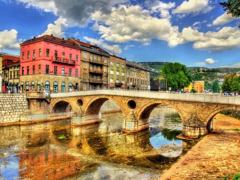 Ponte Latino di Sarajevo. Foto: Copyright © Sisterscom.com / Depositphotos