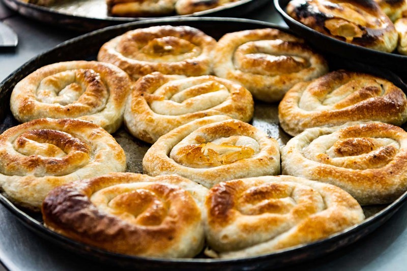 burek. Foto: Copyright © Sisterscom.com / Depositphotos