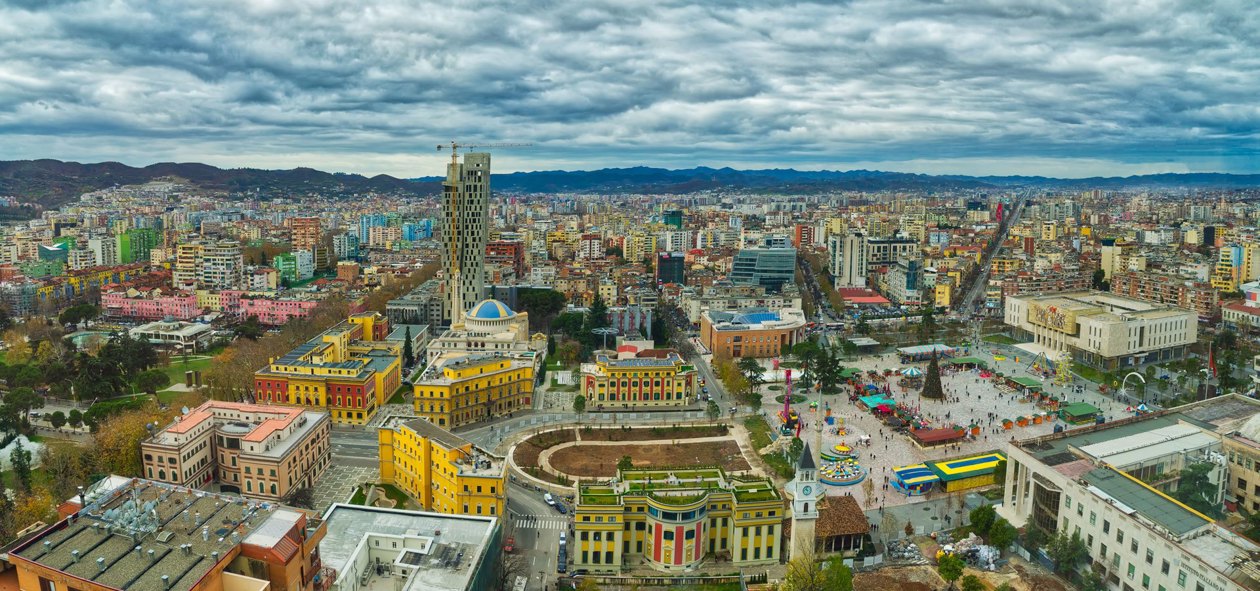 Tirana. Foto: Sisterscom.com, Shutterstock