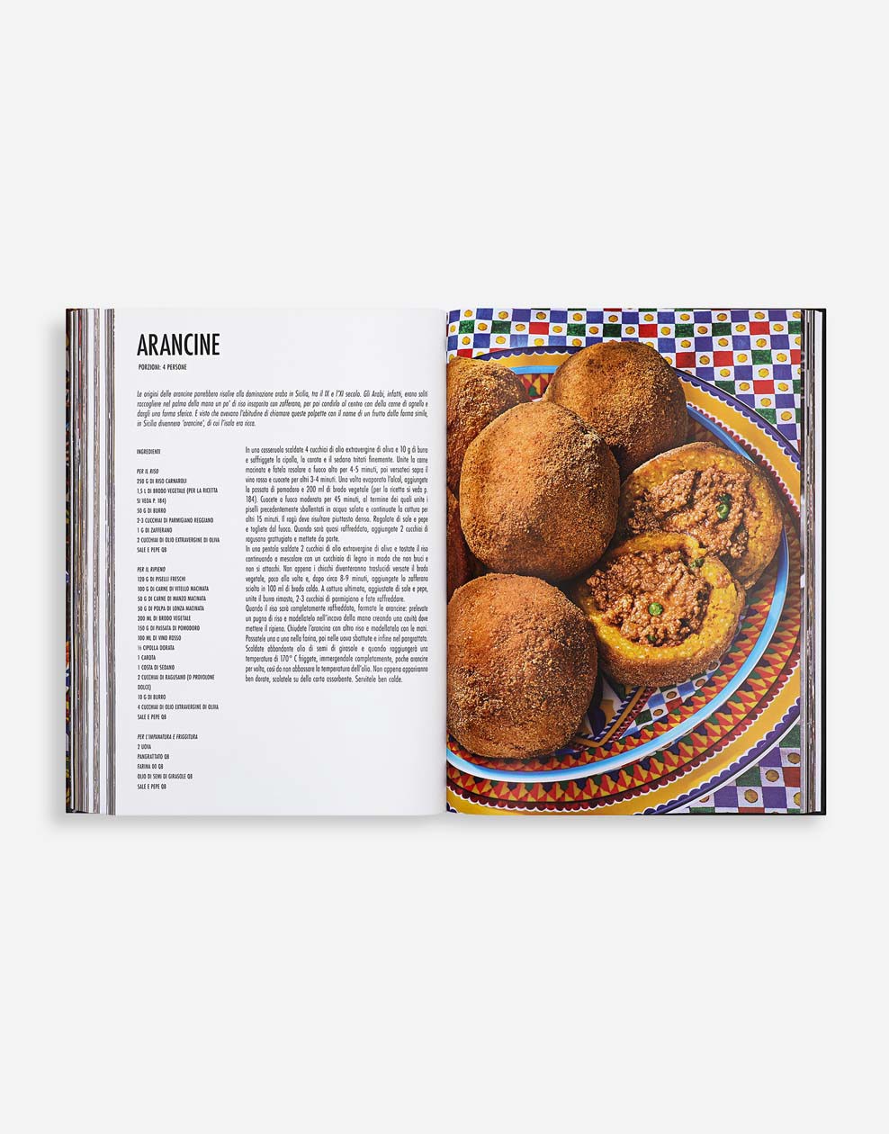 Le ricette degli arancini e dei pomodori ripieni alla marsalese nel libro La Sicilia in cucina di Dolce&Gabbana Copyright © Dolce&Gabbana