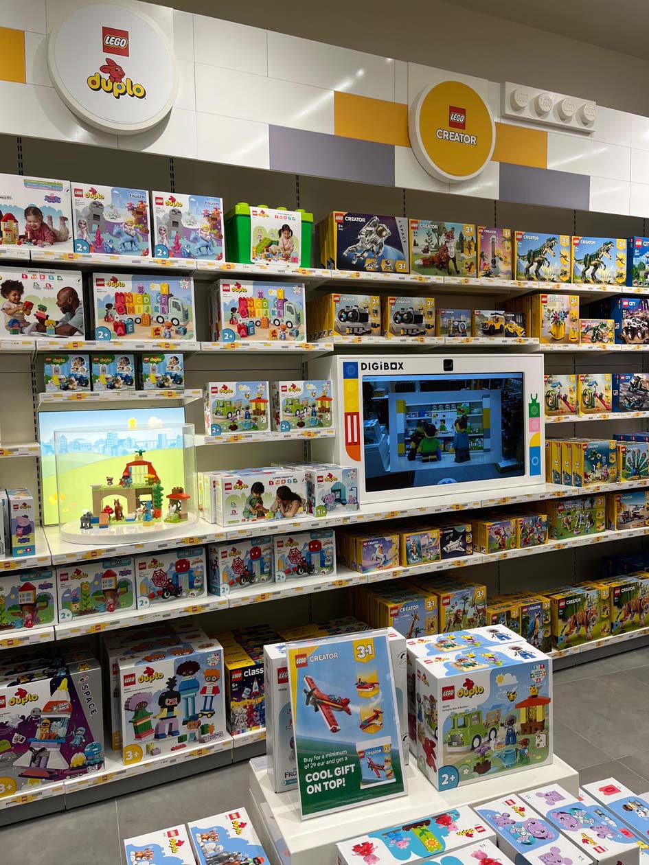 Interno del negozio LEGO nel Duty Free dell'Aeroporto di Lisbona Copyright © Ufficio Stampa ARI