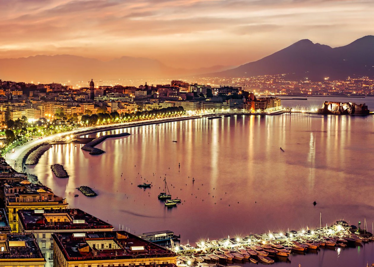 Napoli Foto: Sisterscom.com, Shutterstock