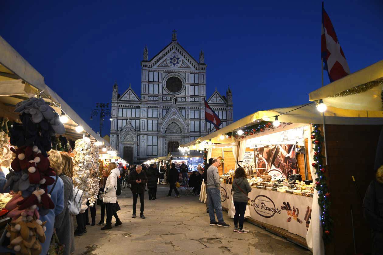 Mercatino di Natale a Firenze Copyright © Sisterscom.com / Depositphotos