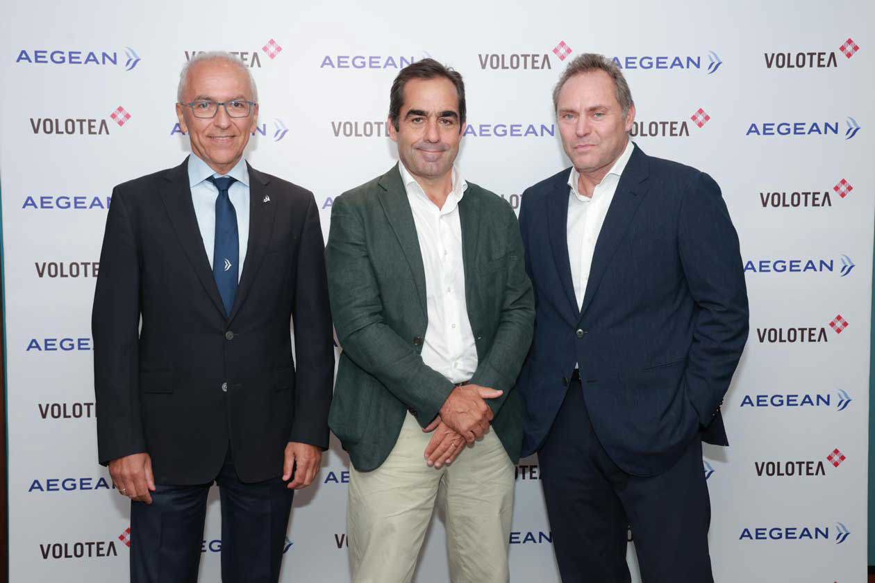 da sinistra Dimitris Gerogiannis, AEGEAN CEO, Carlos Munoz,Presidente e fondatore Volotea, Eftichios Vassilakis,Presidente AEGEAN