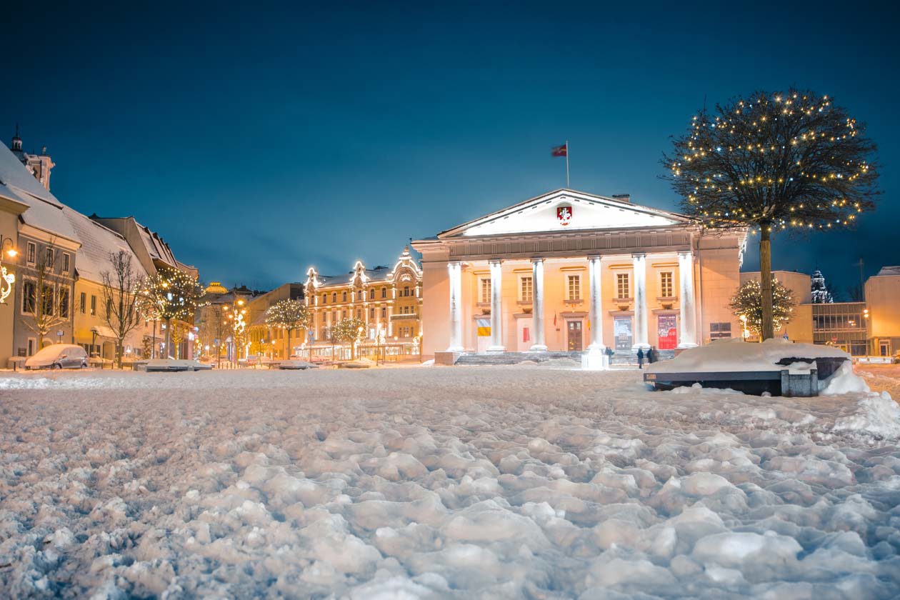 Go Vilnius Winter Snow Christmas Decorations Gabriel Khiterer 2022 