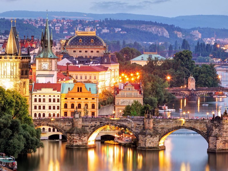 Praga. Copyright © Sisterscom.com, Shutterstock