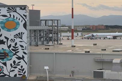 Il murale di Giorgio Casu all'Aeroporto di Cagliari