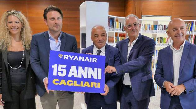 Ryanair festeggia 15 anni all'aeroporto di Cagliari