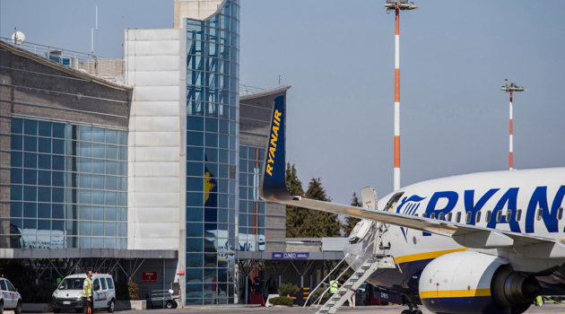 Aeroporto di Cuneo, inaugurata la nuova tratta per Bari